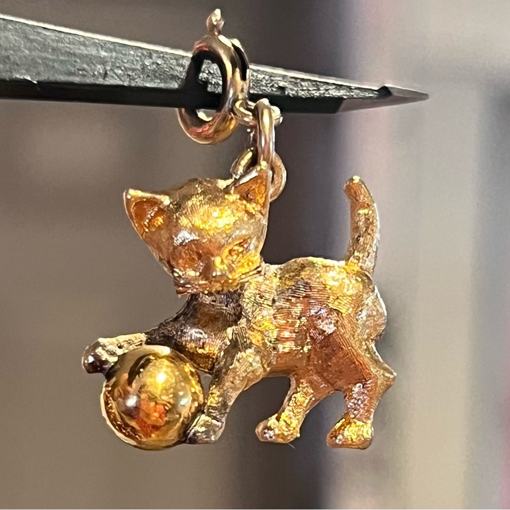 Monet Vintage Gold Plated Cat Charm Holding Ball Charm Bracelet Pendant